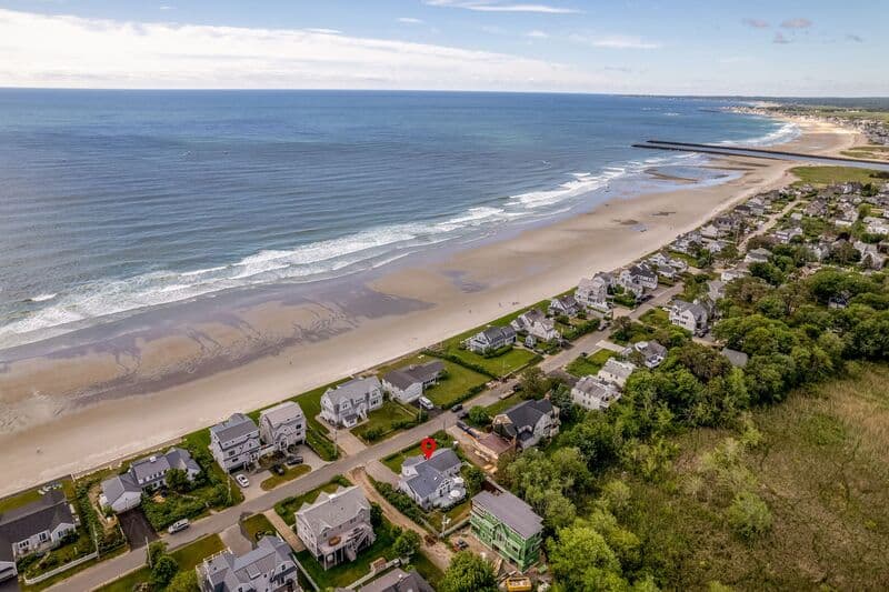 Wells House: 240 Island Beach Road