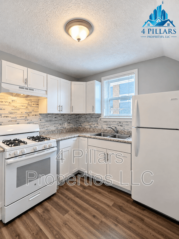 East Chicago Condo: 1311 E Columbus Dr