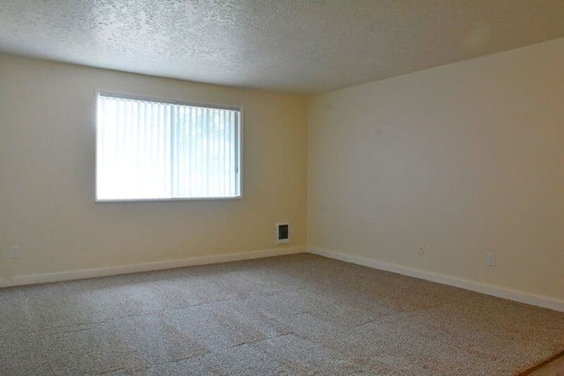 CORNELIUS Condo: 1297 S IVY ST