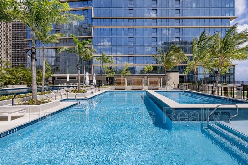 Honolulu House: 333 Ward Ave