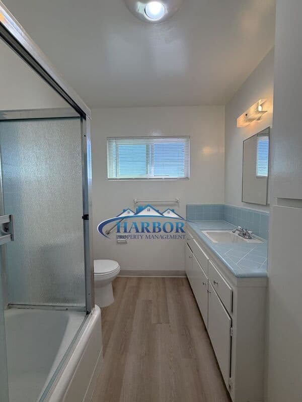 Inglewood Condo: 213 W Manchester Blvd