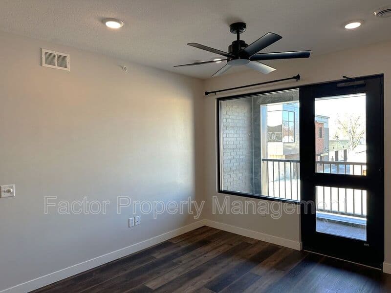 North Mankato Condo: 235 Belgrade Ave