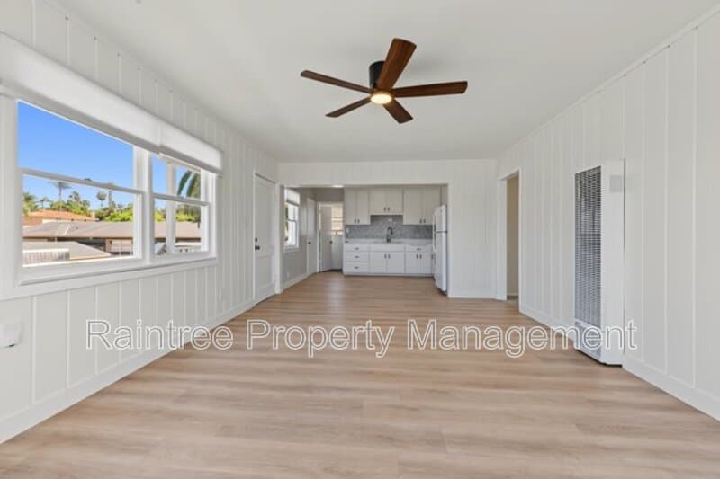 Solana Beach Condo: 146 N Cedros Ave