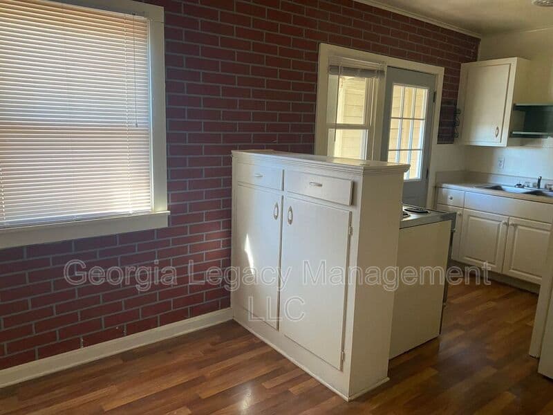 Toccoa House: 37 Andrews Court