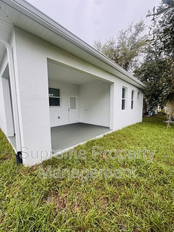 New Port Richey House: 6065 Vermont Avenue