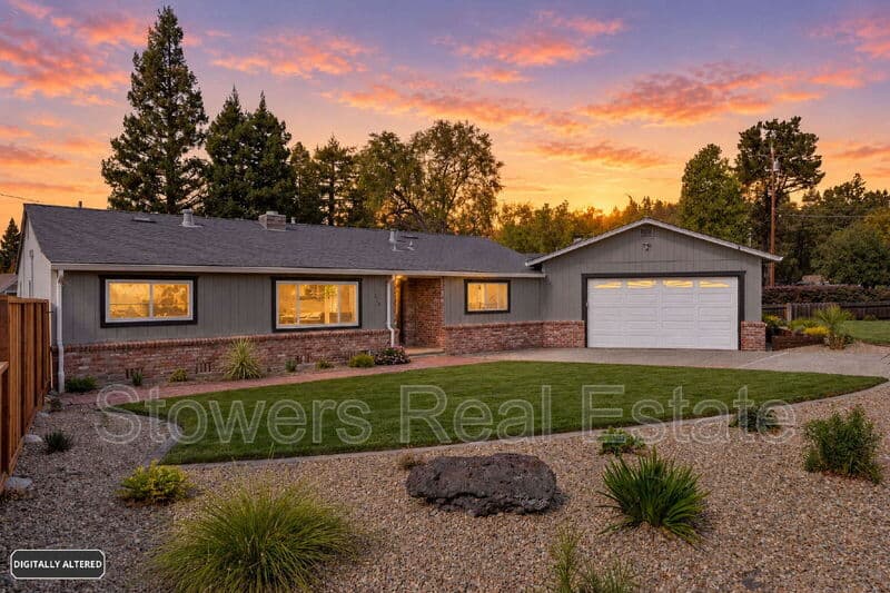 Danville House: 275 Cameo Dr