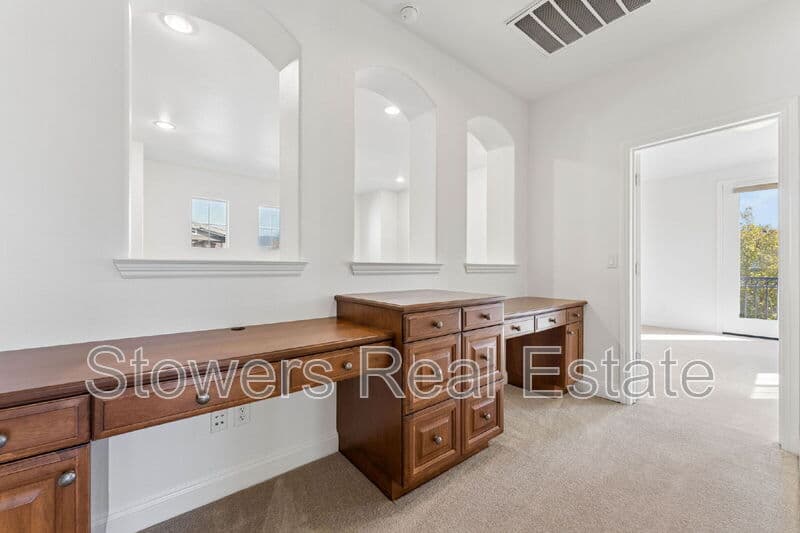 Danville House: 310 La Spezia
