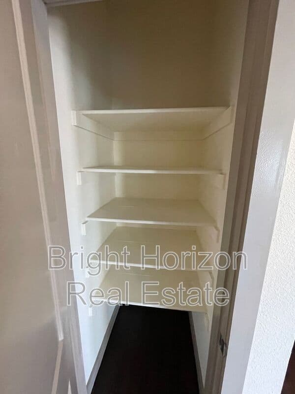 Hurst Condo: 3629 Valley Vista Drive