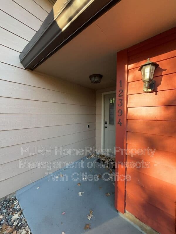 Coon Rapids House: 12394 Magnolia Cir Nw