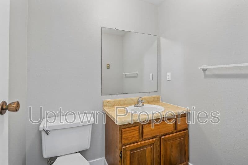 Beaverton House: 5660 SW 180th Ave