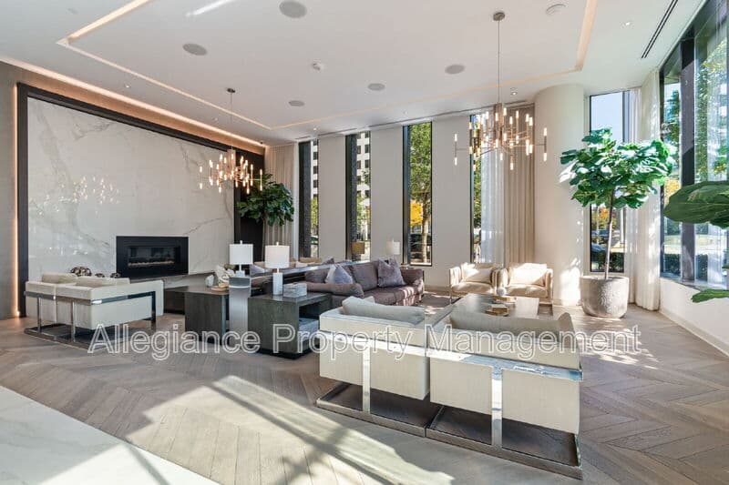 Mclean House: 1650 Silver Hill Dr