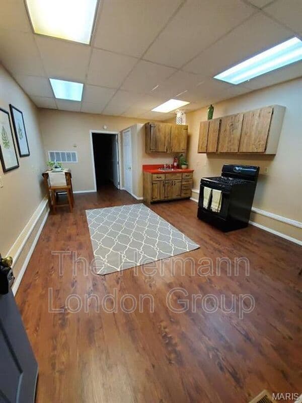 St. Louis Condo: 2761 Gravois Avenue