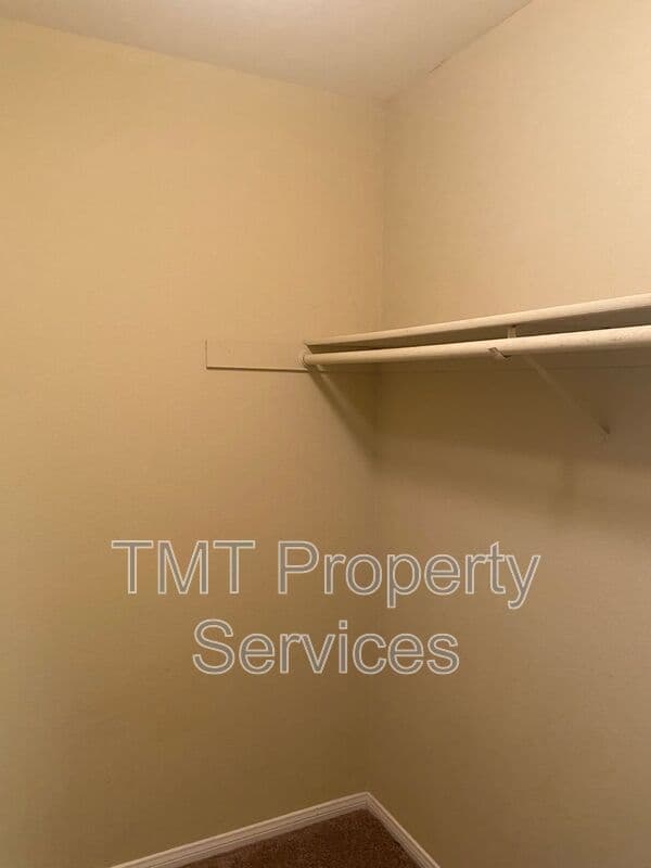 Sacramento House: 3715 Tallyho Dr