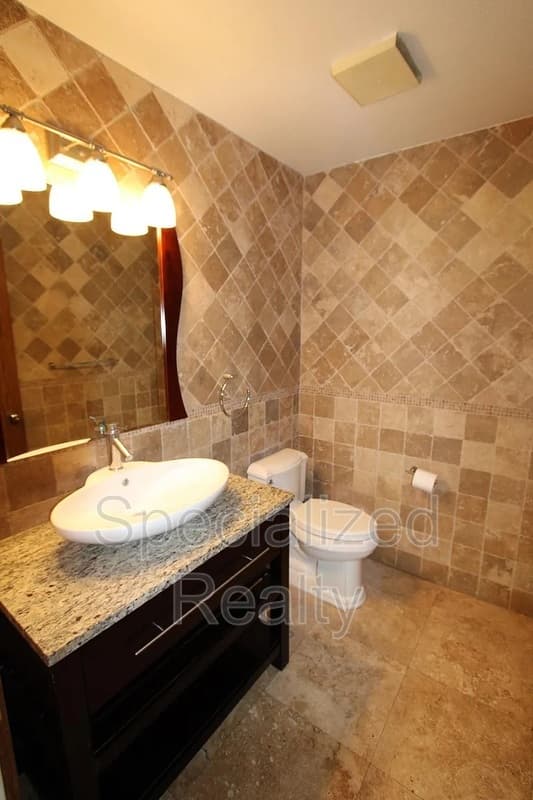 La Canada Flintridge House: 3694 Berwick Drive