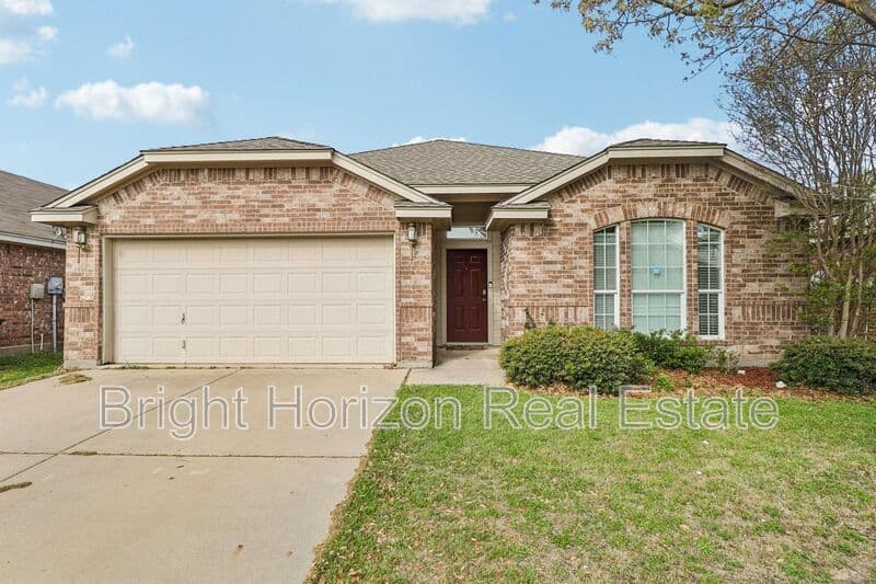 Fort Worth House: 8221 Mule Deer Run