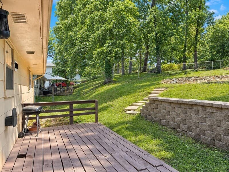 Hixson House: 1606 Lisa Lynn Dr