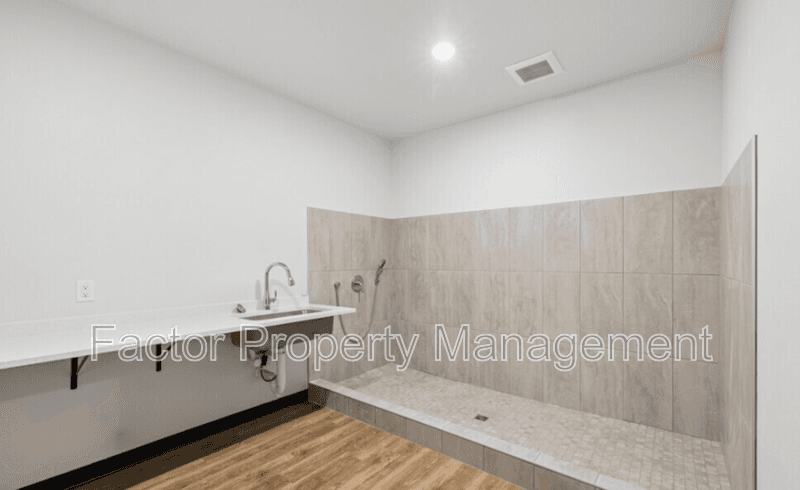 North Mankato Condo: 2090 Carlson Dr.
