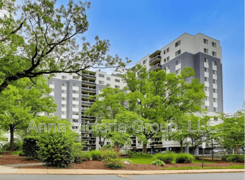 Takoma Park Condo: 7333 New Hampshire Avenue