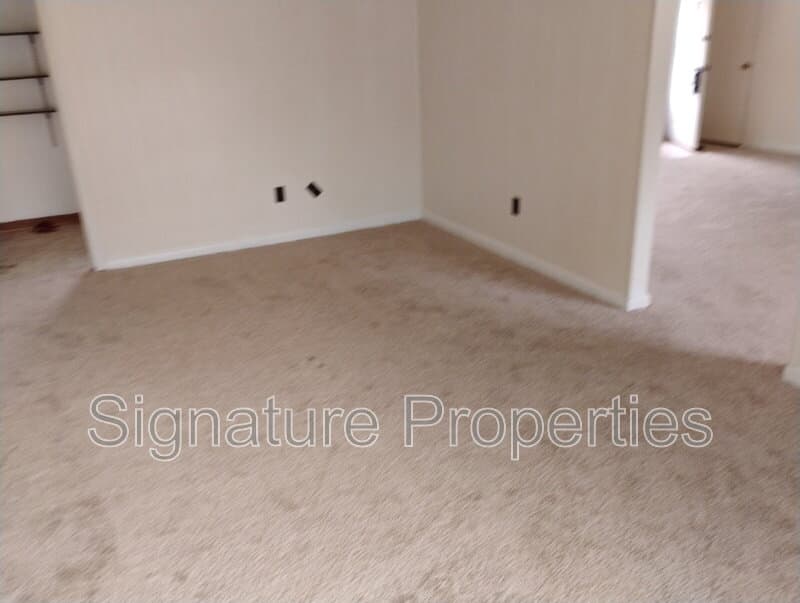 Virginia Beach House: 3825 Annie Ln