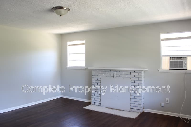 Birmingham House: 5320 Java Avenue