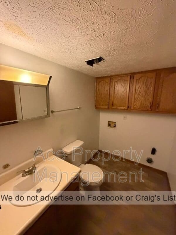 Fayetteville House: 7796 Adrian Drive
