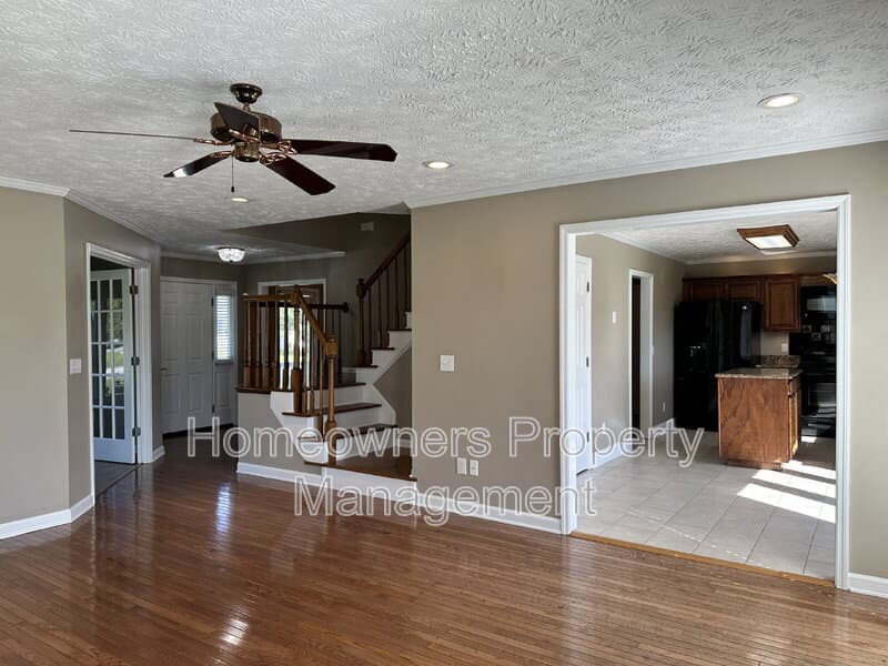 Fayetteville House: 6521 Ryefield Dr