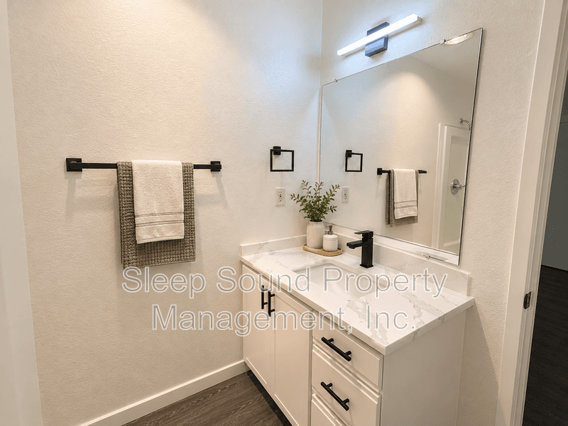 Portland Condo: 2831 SW Dolph Ct