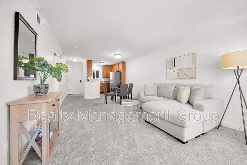 San Diego Condo: 1756 Essex Street