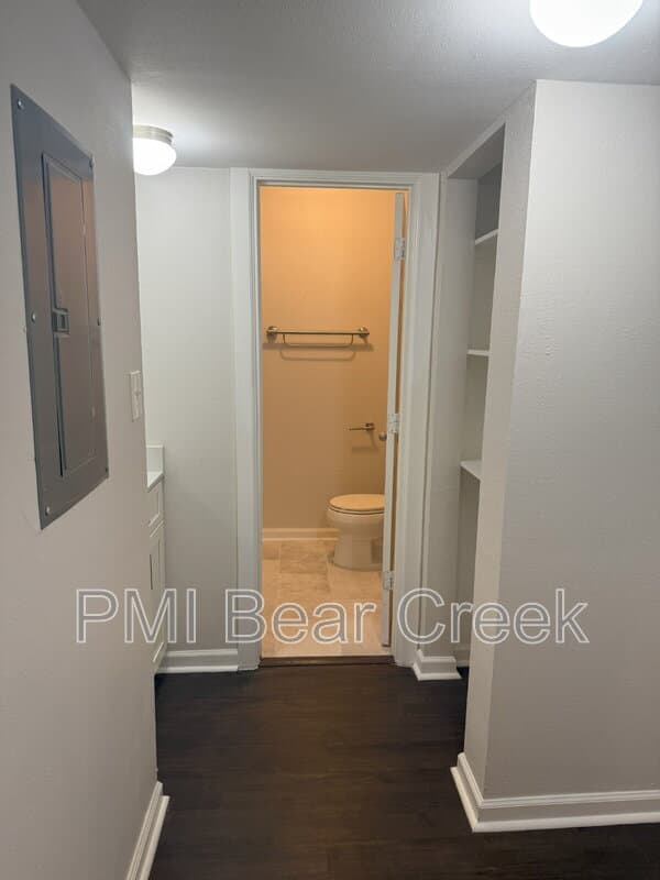 Houston Condo: 1824 Thonig Road