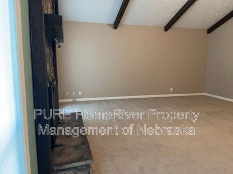 Omaha House: 10821 Curtis Avenue Cir