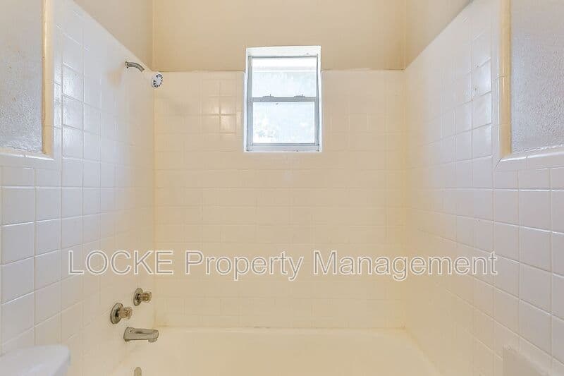 Fort Worth House: 3421 South University Drive