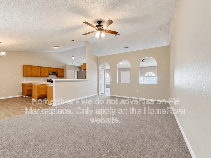 Jacksonville House: 4130 Broad Creek Ln