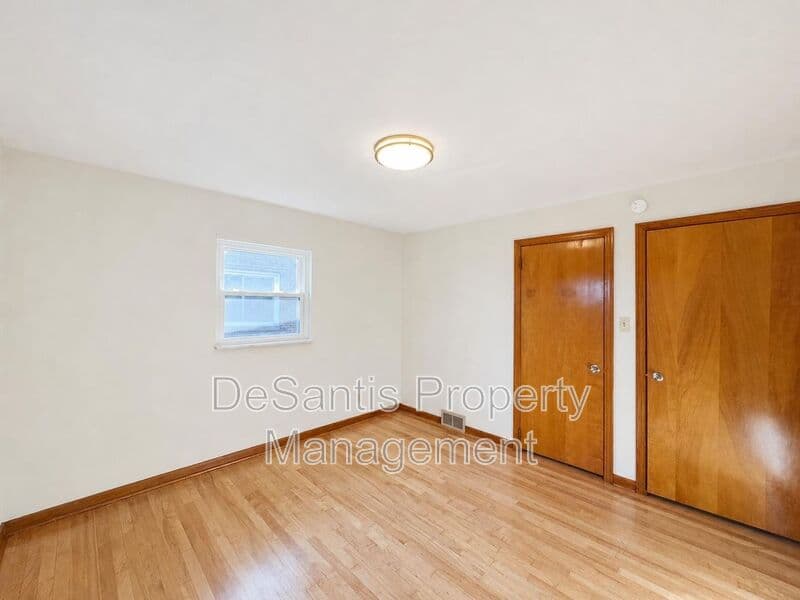 Overbrook House: 2229 Parklyn Street