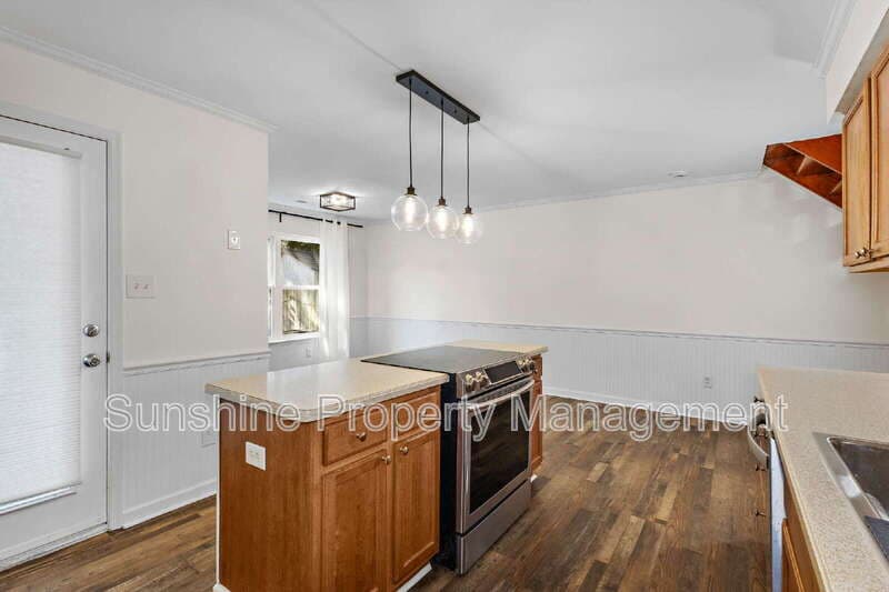 Virginia Beach House: 2305 Merl Circle