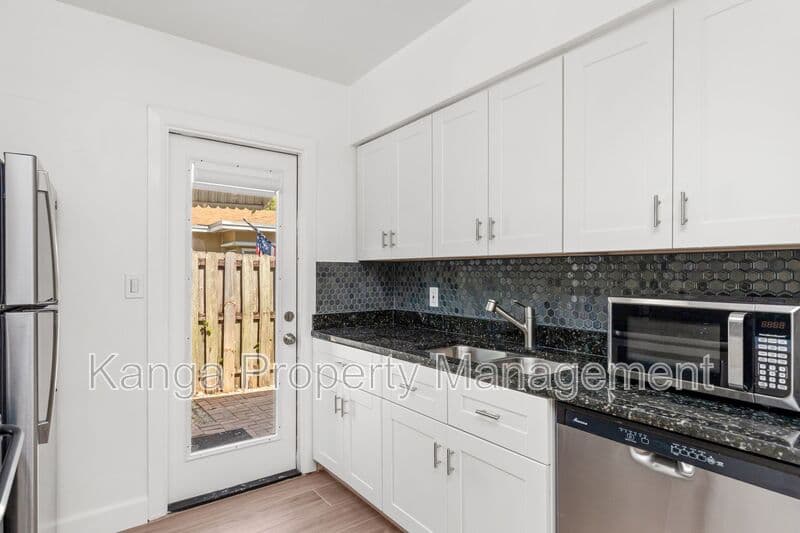 Fort Lauderdale House: 1134 Ne 16 Terrace