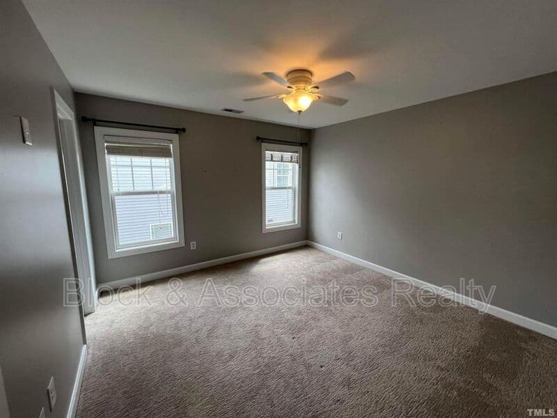 Holly Springs House: 332 Covenant Rock Lane