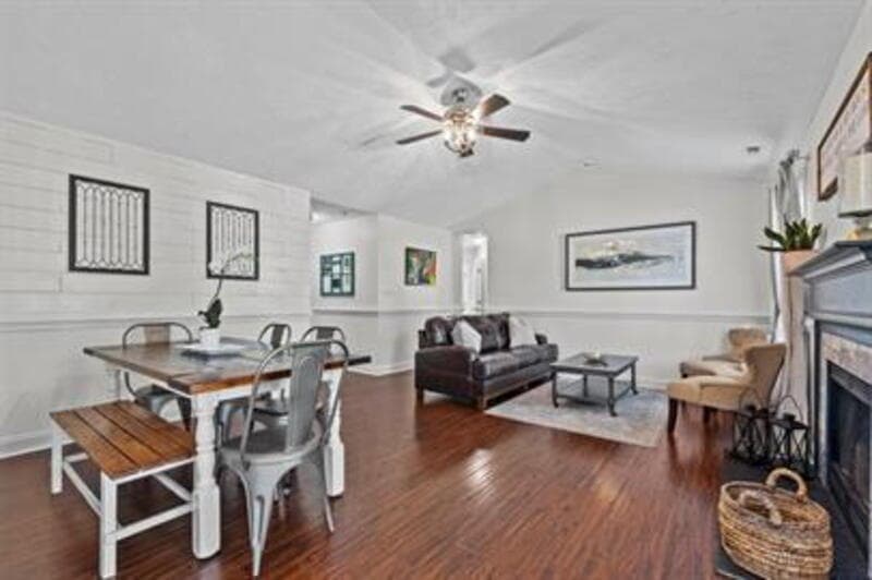 Raeford House: 600 South Buckeye Drive