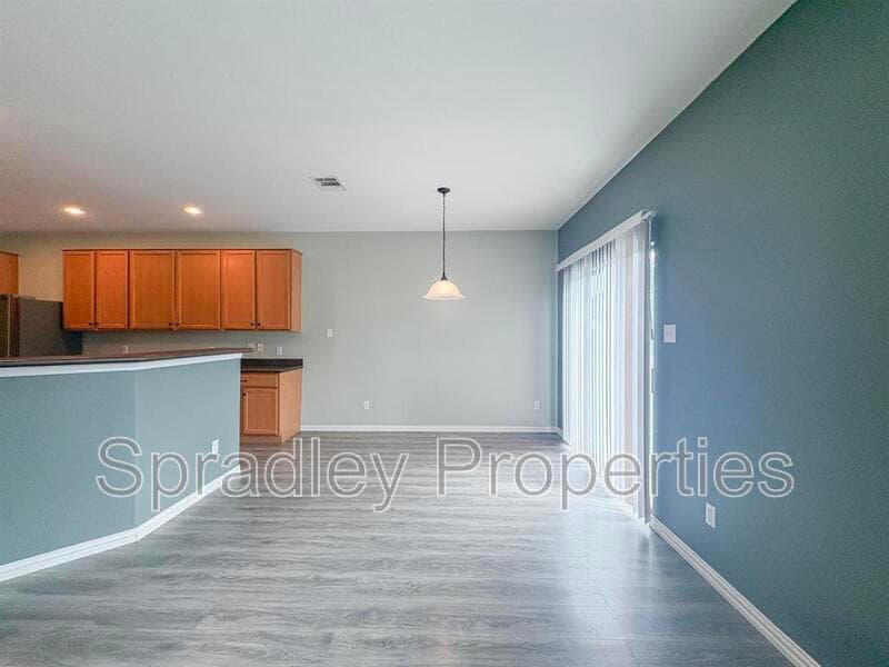 Temple House: 1047 Tumbleweed Trl