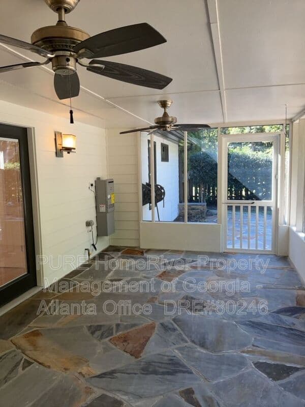 Alpharetta House: 8031 Henderson Ct