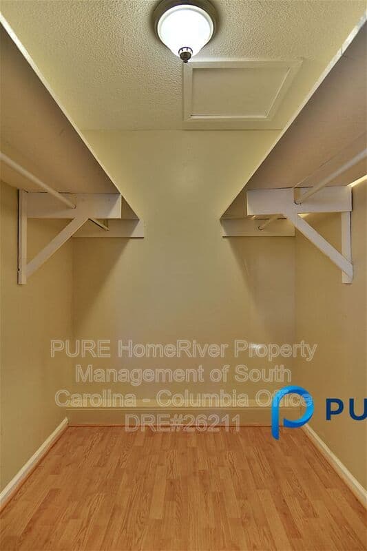 Columbia House: 17A Battery Walk Ct