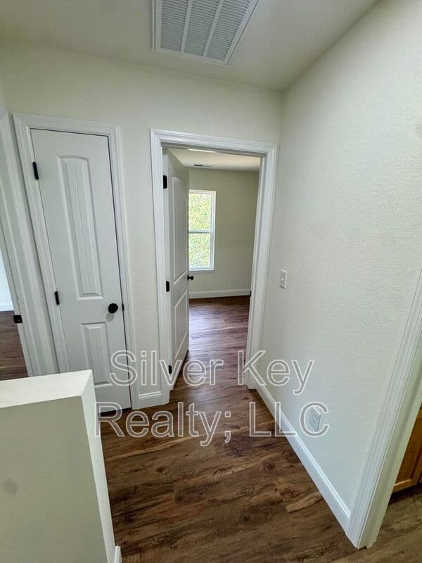 Athens Townhome: 320 Million Street