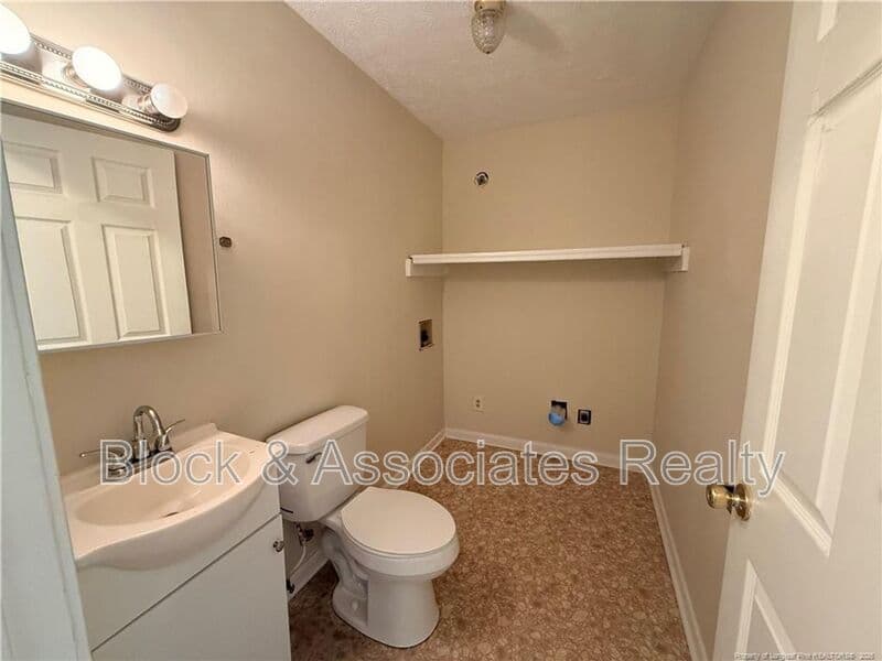 Fayetteville House: 5835 Aftonshire Drive