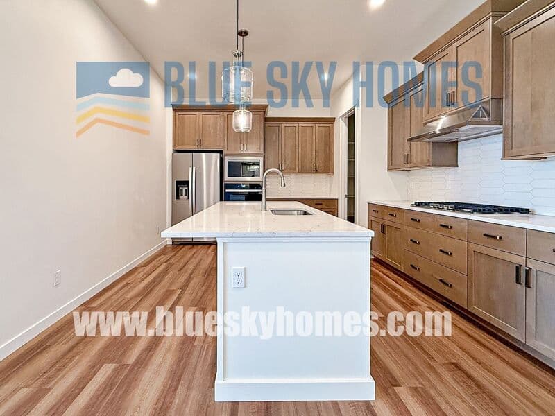 Star House: 8500 W Lilburn st