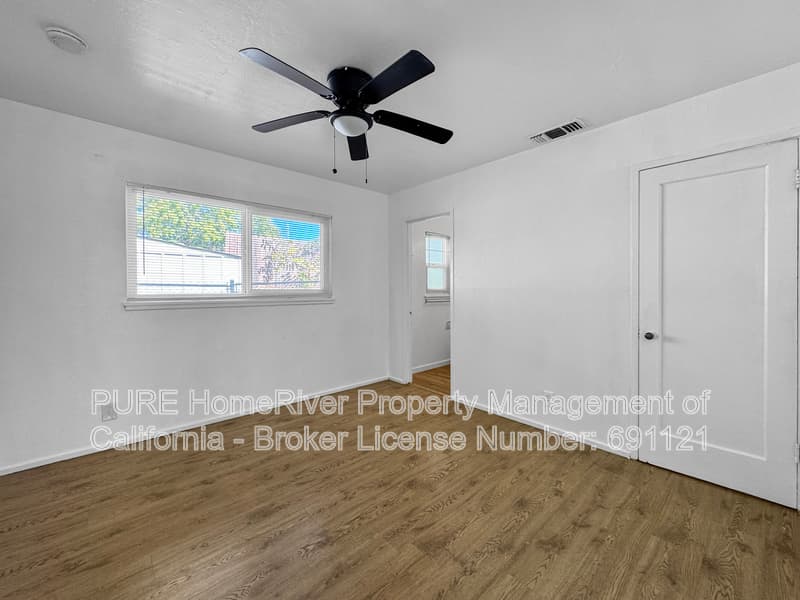 Sacramento Condo: 2957 Howe Ave