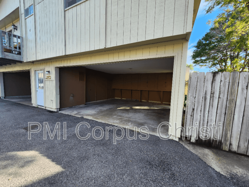 Corpus Christi Condo: 6132 Hidden Cv