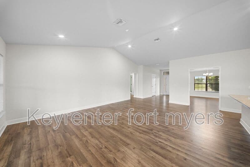 Lehigh Acres House: 490 Windermere Dr