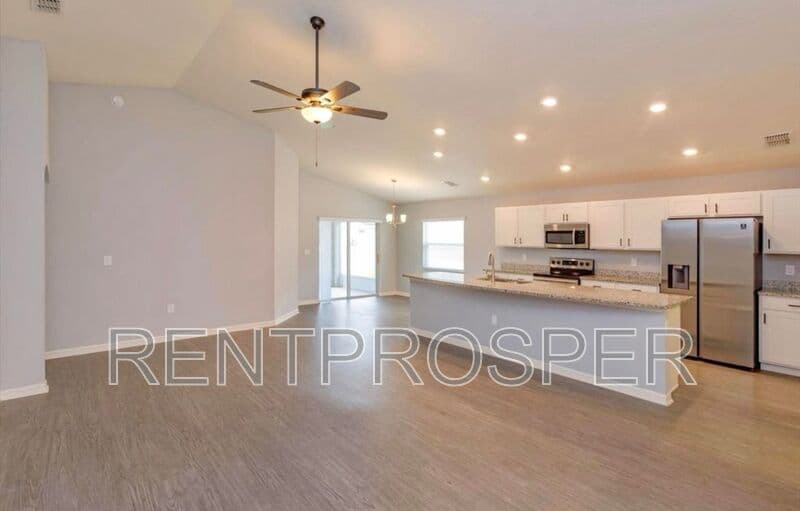 Haines City House: 4310 Swan Street