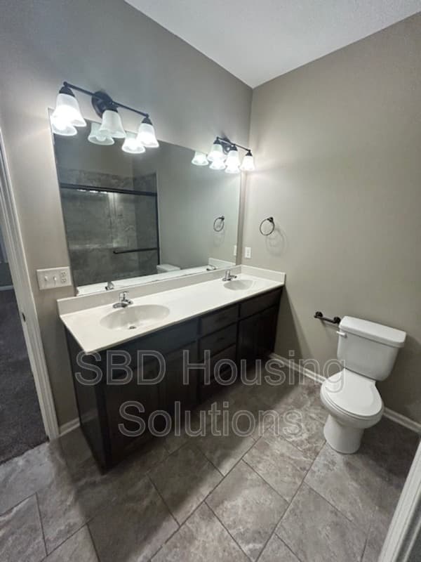 Blue Springs House: 8901 SW 8th St