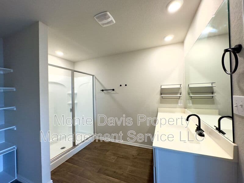 Austin House: 5813 Xene Dr