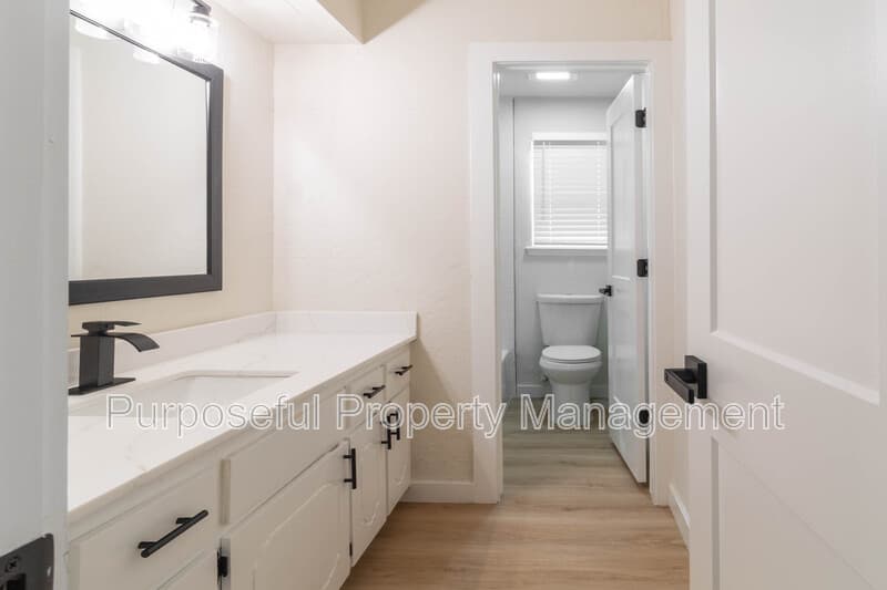 Spencer House: 8913 Bentree Country Way